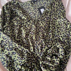 Fashion Nova Cheetah Long sleeve Blouse